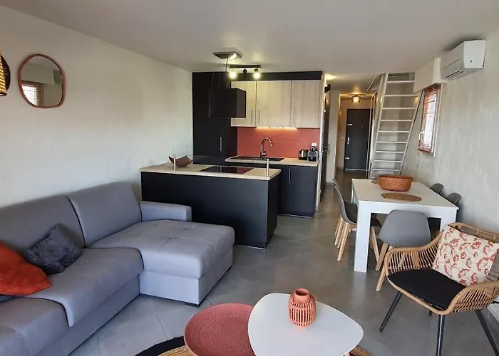 Duplex Plage, 2' Et Commerces Fréjus